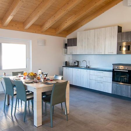 Attico Bella Vista Apartment Dubino ภายนอก รูปภาพ