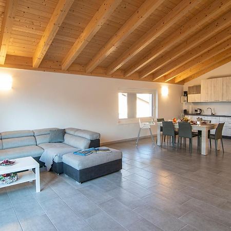 Attico Bella Vista Apartment Dubino ภายนอก รูปภาพ