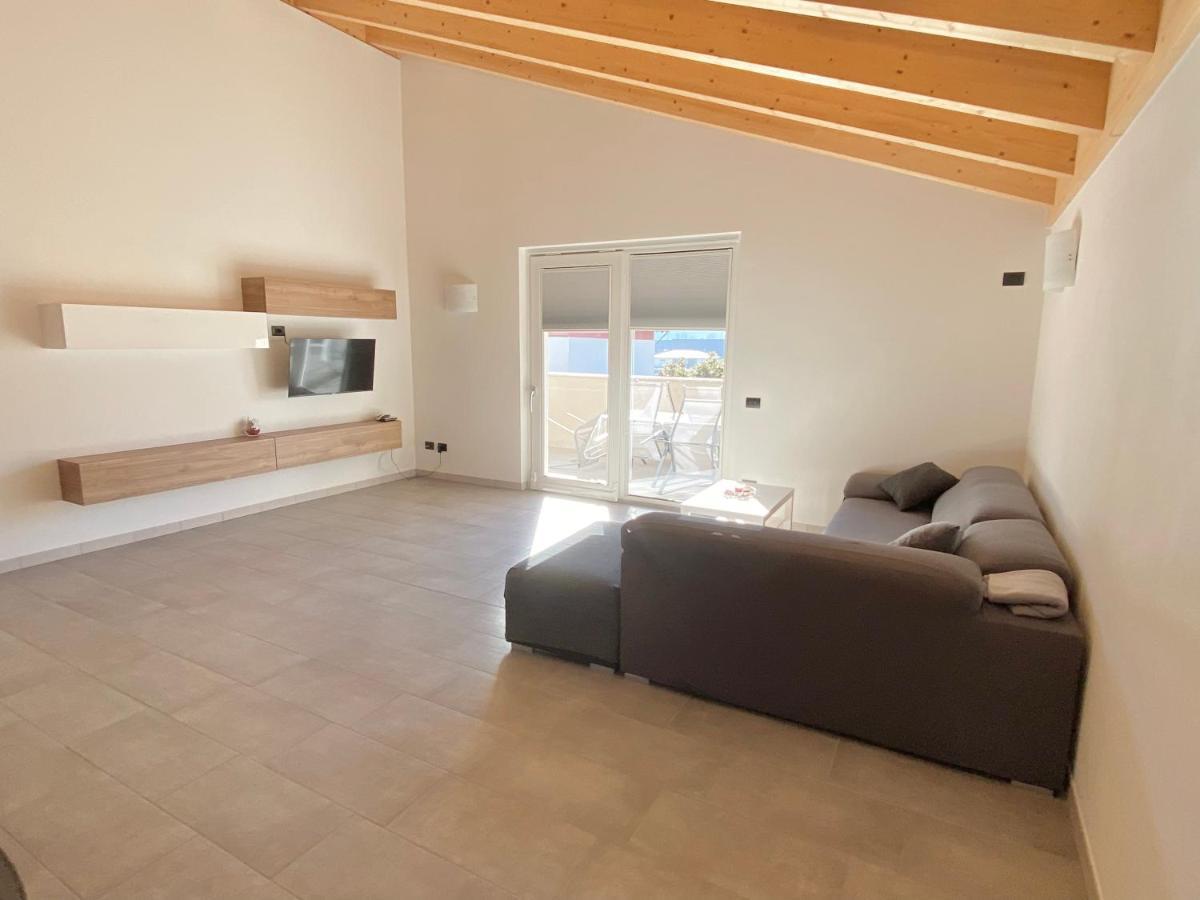 Attico Bella Vista Apartment Dubino ภายนอก รูปภาพ
