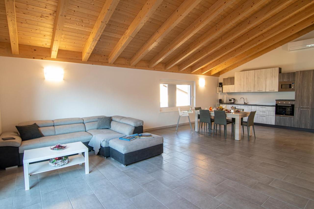 Attico Bella Vista Apartment Dubino ภายนอก รูปภาพ