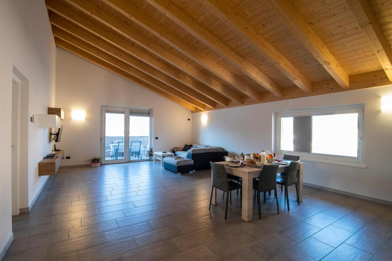 Attico Bella Vista Apartment Dubino ภายนอก รูปภาพ